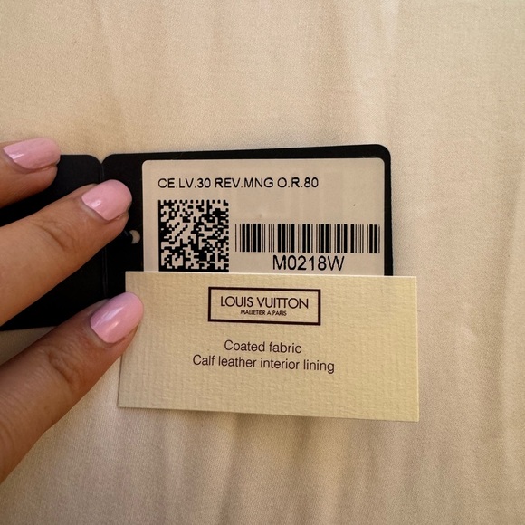 Louis Vuitton Initiales Reversible 30mm Belt, Cherry Red and Monogram Canvas - Picture 9 of 12